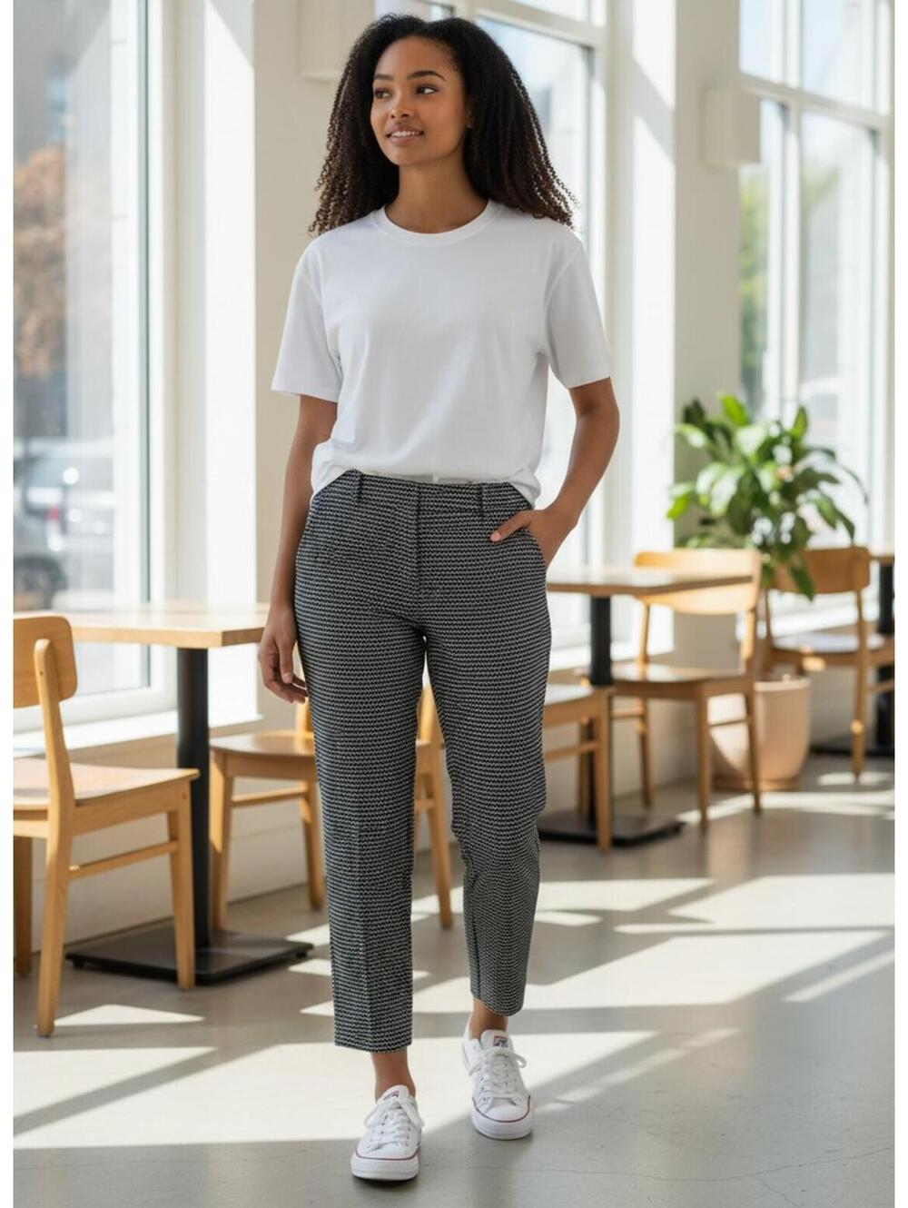 J.Crew Cafe Capri Pants Size 2 Navy White Polka Dot 100% Cotton